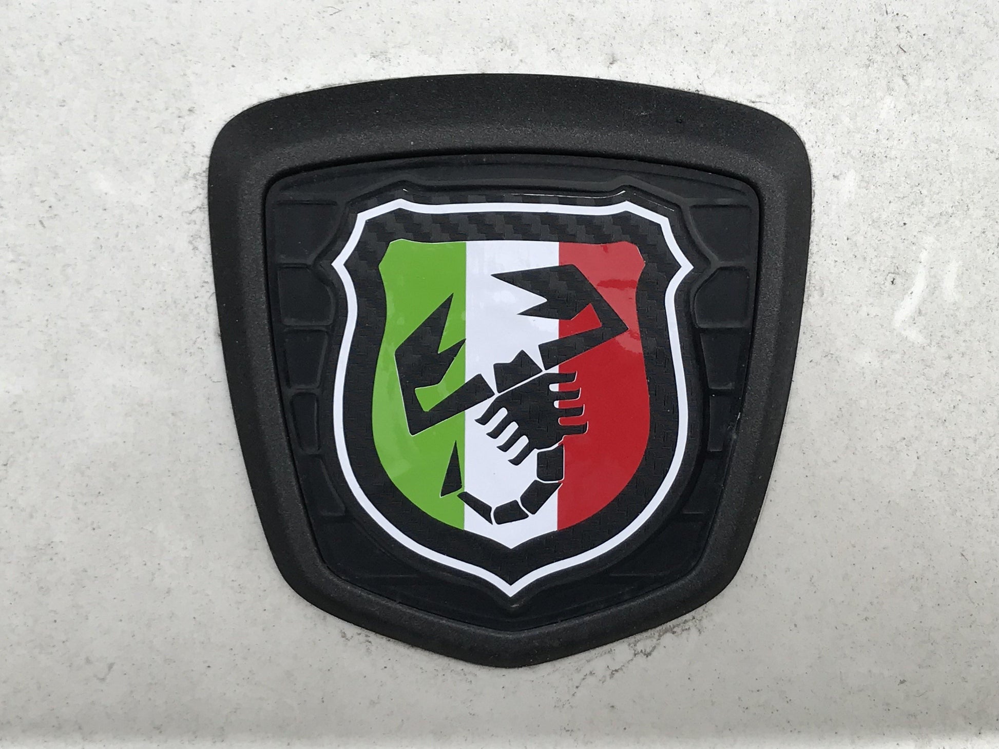 500/595 Tricolore Scorpion Badge overlays carbon option available. Set of two - Abarth Tuning